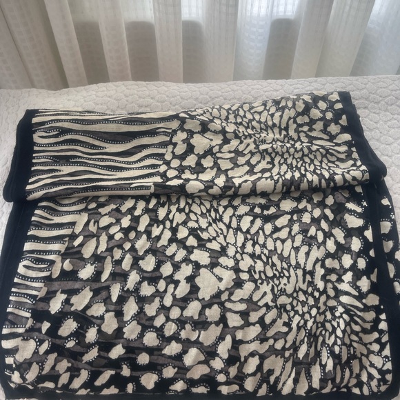 7 Way Scarf rich black cream pattern - Picture 2 of 5